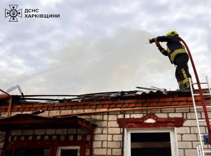 Новини Харкова: після обстрілу села Руські Тишки згорів приватний будинок